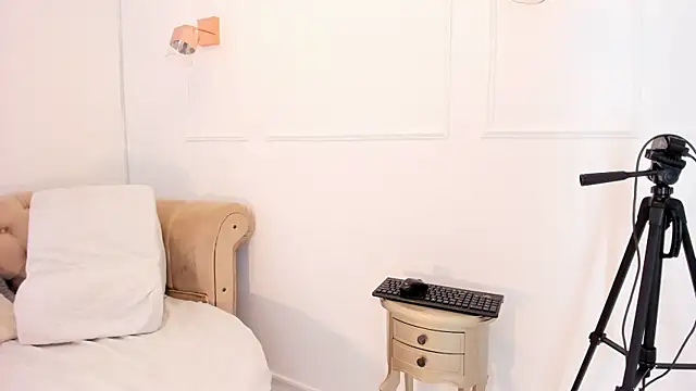 khloeblake online show from 24, 1, 2025