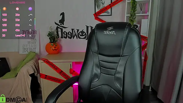 Christy Little online show from 30, 10, 2025