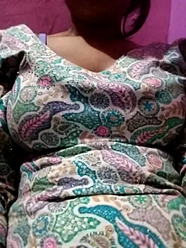 Snapshot of Shivani_Tivari chatting on 14, 1, 2025 Shivani Tivari online show from 14, 1, 2025