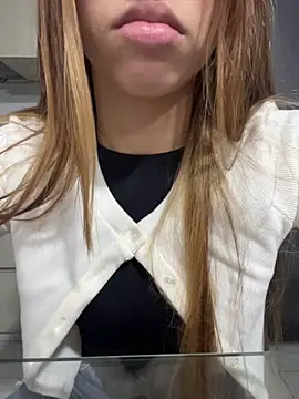 Snapshot of Aaliyah_Salma chatting on 24, 5, 2026 Aaliyah Salma online show from 24, 5, 2026