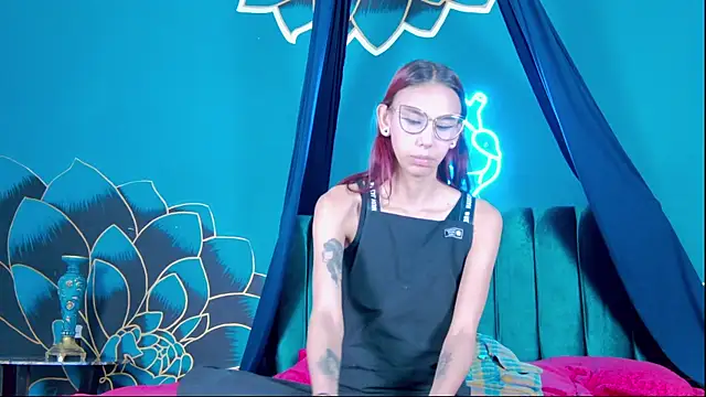 Lunamistyc online show from 8, 10, 2025