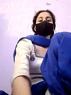 magicmoment00786 online show from 4, 11, 2025