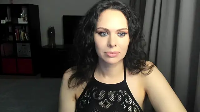 Snapshot of MollyCheiz chatting on 3, 12, 2024 MollyCheiz online show from 3, 12, 2024