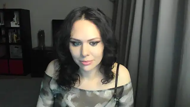 Snapshot of MollyCheiz chatting on 12, 12, 2024 MollyCheiz online show from 12, 12, 2024