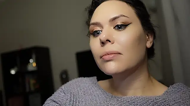 Snapshot of MollyCheiz chatting on 18, 12, 2024 MollyCheiz online show from 18, 12, 2024