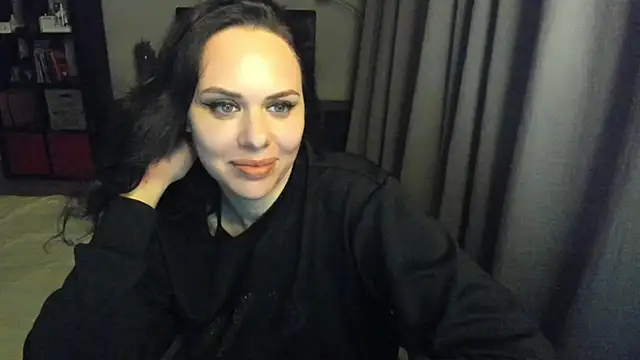 Snapshot of MollyCheiz chatting on 7, 2, 2025 MollyCheiz online show from 7, 2, 2025