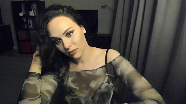 Snapshot of MollyCheiz chatting on 4, 3, 2025 MollyCheiz online show from 4, 3, 2025