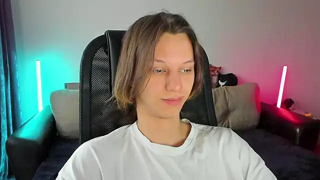 Ostin meow online show from 13, 4, 2026