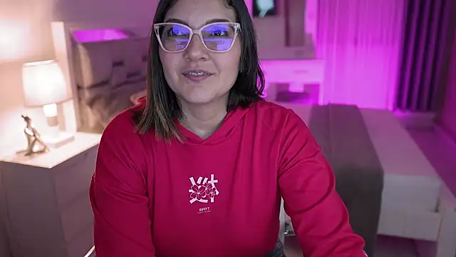 Camilaa bueno online show from 11, 12, 2024