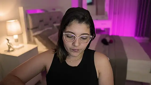 Camilaa bueno online show from 30, 12, 2024