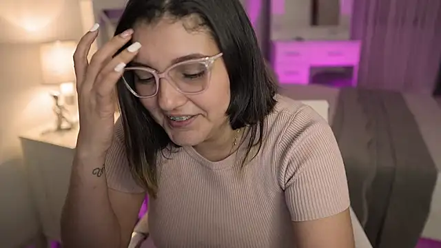 Camilaa bueno online show from 4, 1, 2025