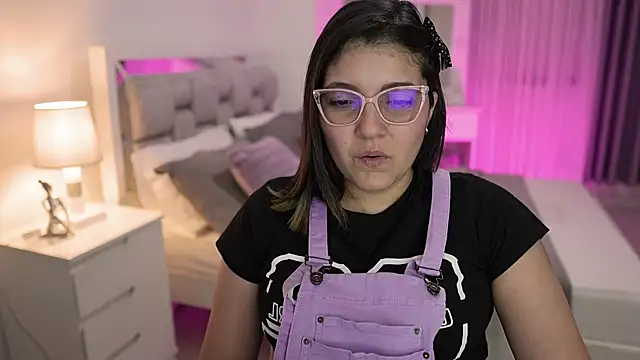 Camilaa bueno online show from 19, 1, 2025