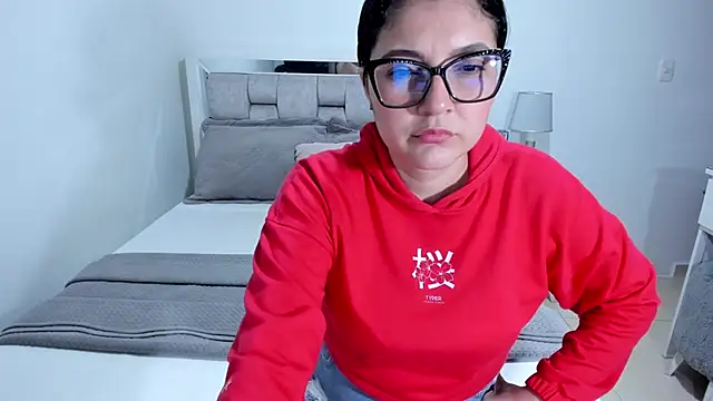 Camilaa bueno online show from 24, 7, 2026