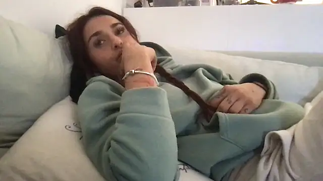 Snapshot of ScarlettMadii chatting on 9, 1, 2025 ScarlettMadii online show from 9, 1, 2025