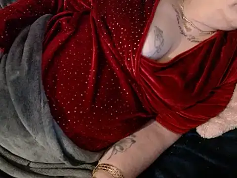 housewife shantie online show from 15, 2, 2025