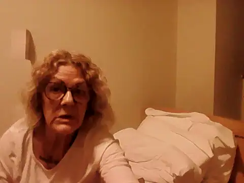 housewife shantie online show from 5, 3, 2026