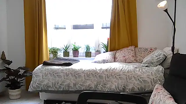 Snapshot of housewife_shantie chatting on 20, 7, 2026 housewife shantie online show from 20, 7, 2026