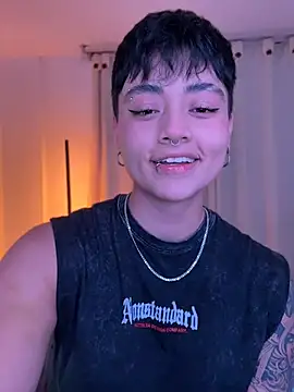 Chriss gomez2 online show from 11, 6, 2026