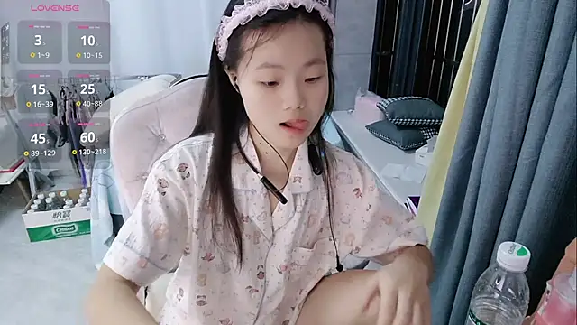 Snapshot of Lena-yyds chatting on 19, 10, 2025 Lena-yyds online show from 19, 10, 2025