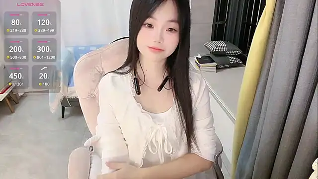 Snapshot of Lena-yyds chatting on 28, 10, 2025 Lena-yyds online show from 28, 10, 2025