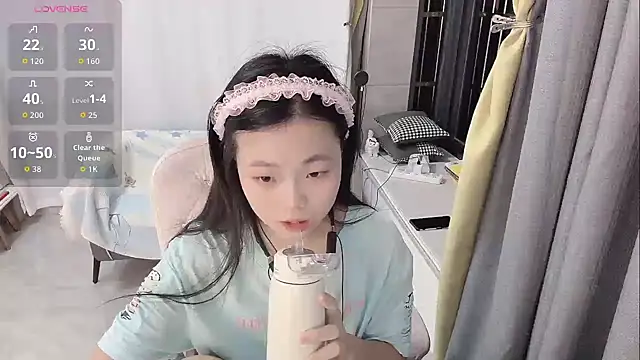 Snapshot of Lena-yyds chatting on 9, 11, 2025 Lena-yyds online show from 9, 11, 2025