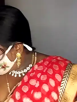 Snapshot of Sexy_Radhikaa chatting on 18, 3, 2025 Sexy Radhikaa online show from 18, 3, 2025