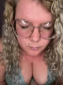 CurvyAnonymousGirl89 online show from 16, 2, 2025