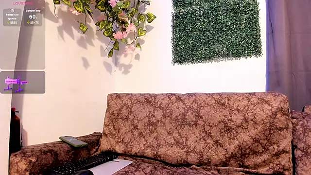 Snapshot of MeleekXXX_ chatting on 24, 2, 2026 MeleekXXX online show from 24, 2, 2026