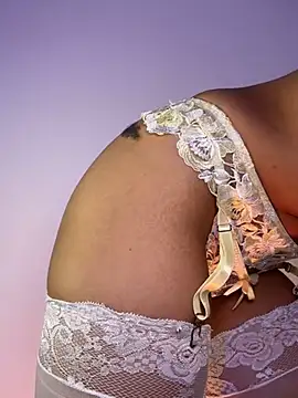 varenkaivanova 22 online show from 10, 3, 2025