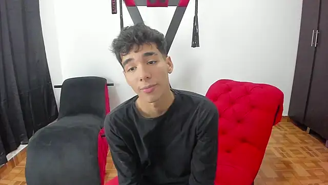 Snapshot of Harry_LatinBoy chatting on 13, 1, 2025 Harry LatinBoy online show from 13, 1, 2025