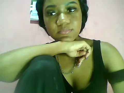 Snapshot of Fariana01 chatting on 5, 1, 2025 Fariana01 online show from 5, 1, 2025