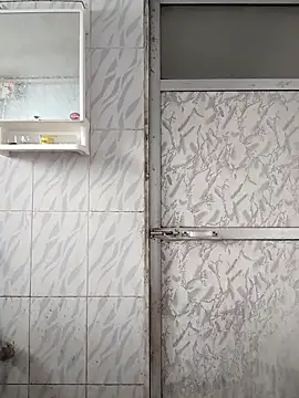 surabhi09 online show from 13, 9, 2025