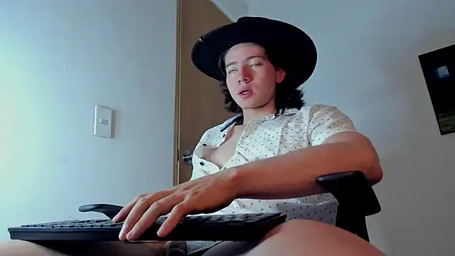 AngelBennet  online show from 3, 12, 2025