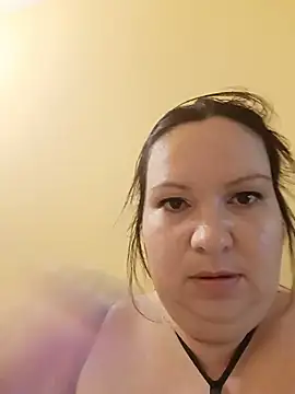 Snapshot of Szilvi93 chatting on 5, 7, 2026 Szilvi93 online show from 5, 7, 2026