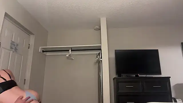 emilyrod01 online show from 10, 12, 2024