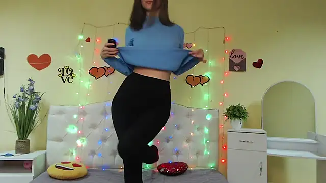 MichelLeee online show from 17, 2, 2025