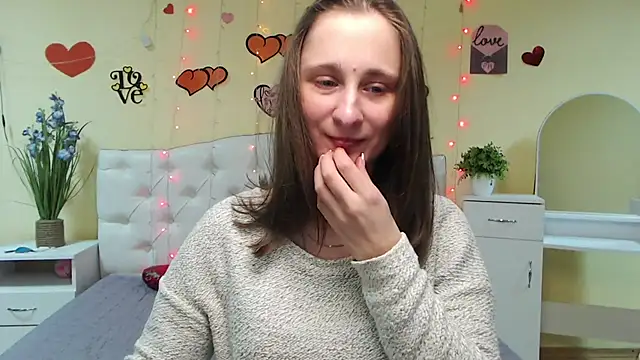 MichelLeee online show from 25, 2, 2025