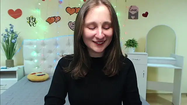 MichelLeee online show from 10, 3, 2025