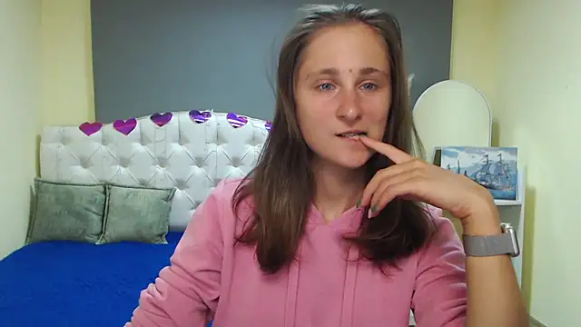 MichelLeee online show from 12, 9, 2025