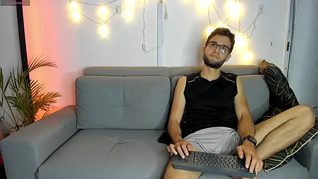 andrewChris  online show from 14, 1, 2025