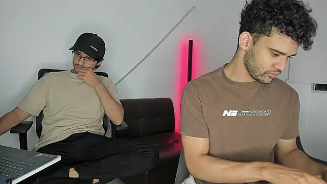 andrewChris  online show from 9, 10, 2025