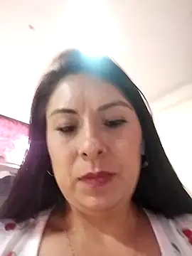 Snapshot of Ella_Rousse chatting on 15, 3, 2025 Ella Rousse online show from 15, 3, 2025