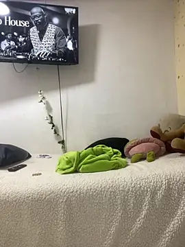 Leyna Kenet online show from 24, 10, 2025