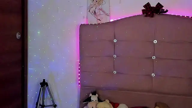 male couper online show from 27, 2, 2025