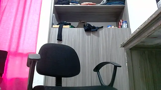 nicolle milf1978 online show from 16, 2, 2026