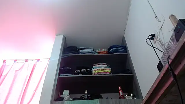 nicolle milf1978 online show from 1, 4, 2026