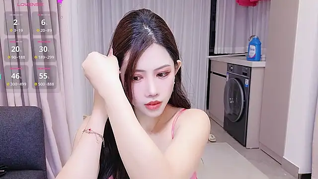 Selenaaaaa- online show from 3, 3, 2025