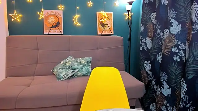 Snapshot of Xloe_Queen chatting on 13, 3, 2025 Xloe Queen online show from 13, 3, 2025