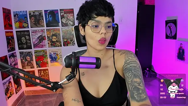 Snapshot of gooddess_isis chatting on 18, 12, 2025 gooddess isis online show from 18, 12, 2025