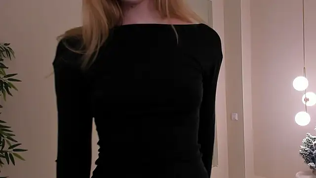 Snapshot of MichelleReid chatting on 25, 12, 2024 MichelleReid online show from 25, 12, 2024